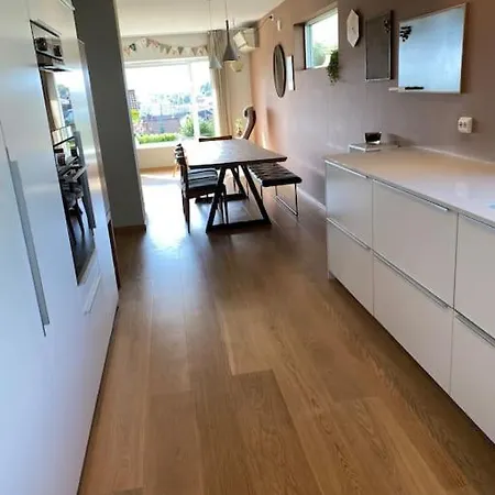 Trivelig Med Solrik Hage فيلة *