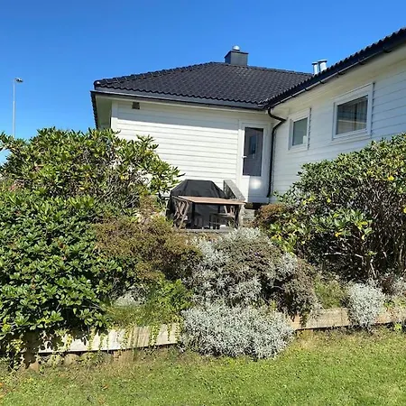 Trivelig Med Solrik Hage فيلة